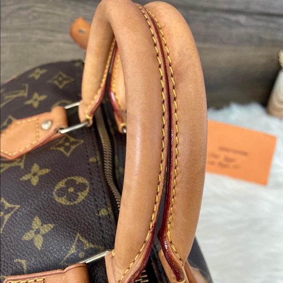 Monogram Speedy 30
Date code: VI1921(Year 1991)
Made in France - Picture 5 of 15